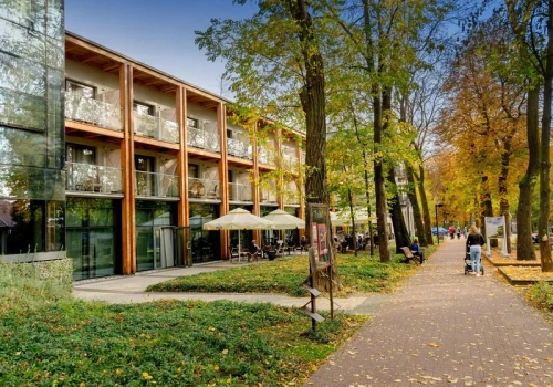 Seniorzy kochają takie zniżki. Pobyt w uzdrowisku od 700 zł