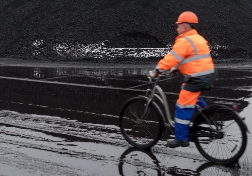 Kopalnie w Polsce zmniejszyły wydobycie. Węgiel znika ze zwałów