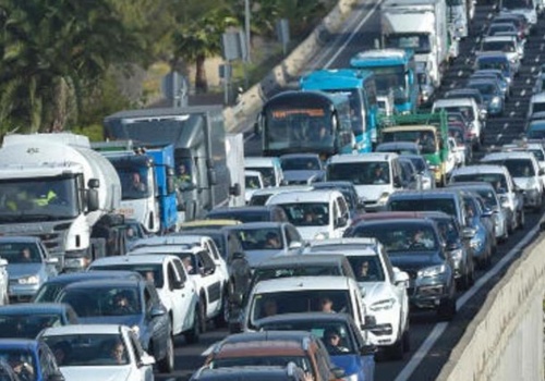 Mniej samochodów, więcej autobusów. Nowa ustawa o mobilności na Wyspach Kanaryjskich