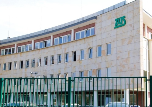 ZUS zawiesza negocjacje płacowe. Związki domagają się więcej
