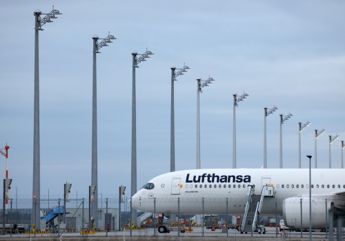 Niemcy obniżają podatek lotniczy. Linie lotnicze zyskają 180 mln euro. A pasażerowie?