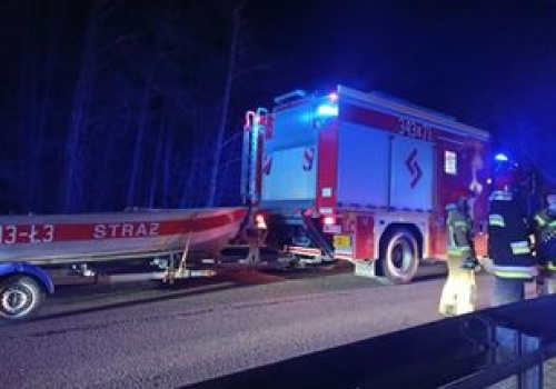 Tragiczny wypadek na Pomorzu. Auto wpadło do rzeki
