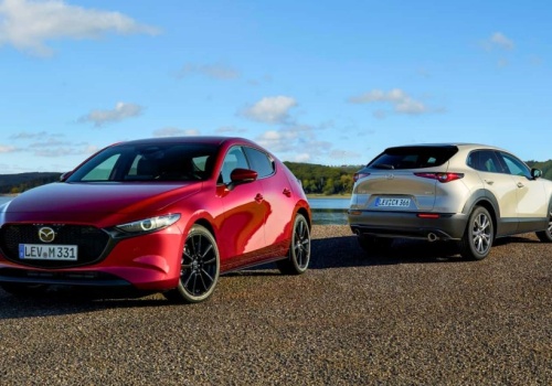 Mazdy 3 i CX-30 otrzymały silnik 2.5 R4, a są tańsze niż te z mniejszymi jednostkami 2.0. Gdzie jest haczyk?