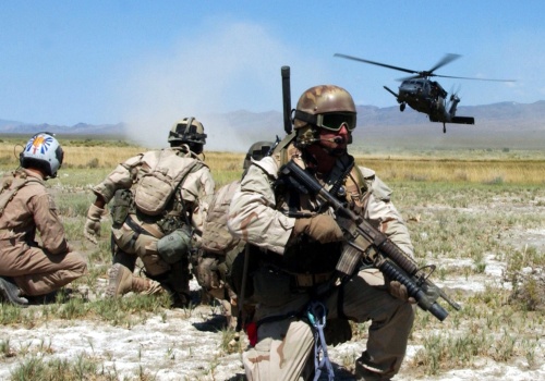 Odnaleźć członków załogi w głębi Iranu