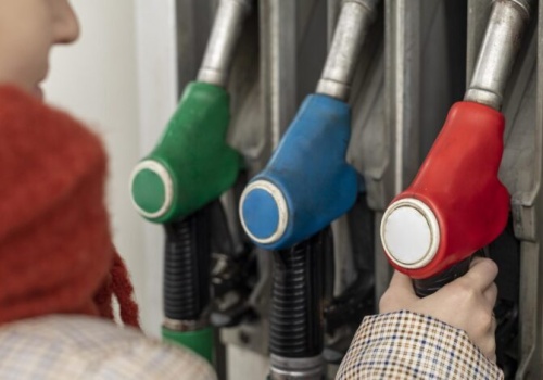 Od soboty do wtorku włącznie ceny maksymalne paliw: 6,21 za litr benzyny 95, diesel nie droższy niż 7,87 zł za litr