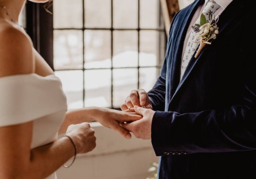 Pan młody zemścił się na niewiernej ukochanej. Upokorzył ją w dniu ślubu