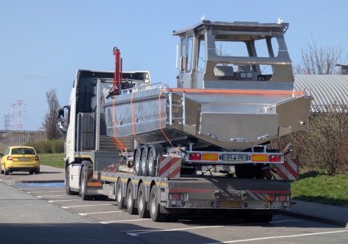 POPŁYNĘŁI NA TRANSPORCIE
