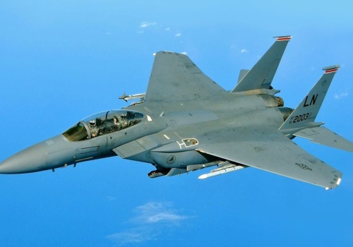 Iran zestrzelił amerykański myśliwiec. USA szukają członka załogi. 