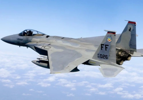 Iran wyznaczył nagrodę „za żywego” pilota USA. Amerykanie też nie próżnują