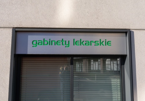 Firmy widzą problem, pracownicy też. A mimo to coś nie działa