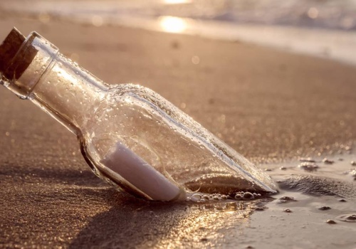 Znaleźli list w butelce, który ma 200 lat. Byli w szoku, gdy dowiedzieli się, kim jest autor