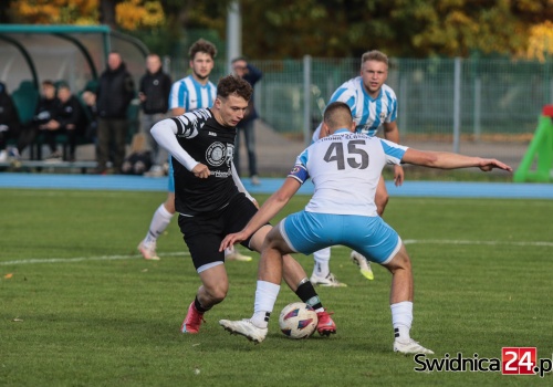 Świąteczna sobota na boisku – Polonia – LKS