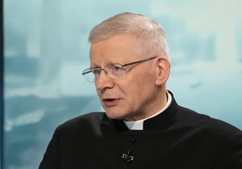 Spłonął papieski krzyż. Ks. Zieliński: 