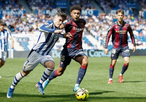 Rozczarowanie w Sewilli. Beniaminek przerwal serię