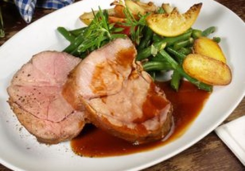 Nie schab i nie biała kiełbasa. Nasi sąsiedzi podają inne mięso na wielkanocny stół