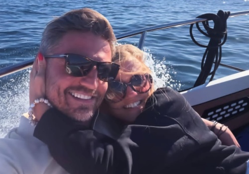 Kaczorowska i Rogacewicz wtuleni w siebie na jachcie. Tak spędzają Wielkanoc