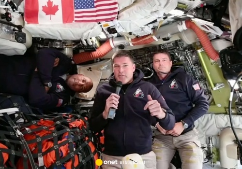 Artemis II w drodze na Księżyc. 