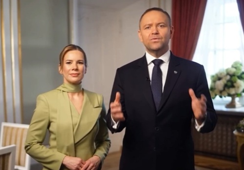 Nawroccy w Wielkanoc dodali nagranie z życzeniami. Prezydent zacytował pieśń