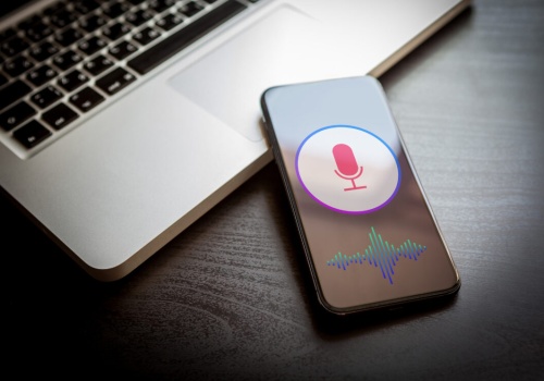 Myślisz, że telefon cię podsłuchuje? Sprawdź, które aplikacje używają mikrofonu