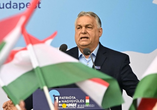 TISZA deklasuje Fidesz. Węgierskie media ujawniają wewnętrzne sondaże