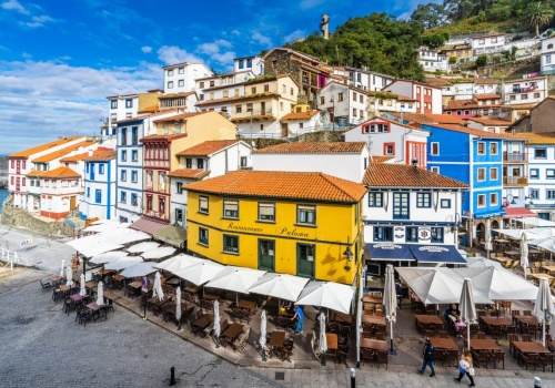 Miasta, które wyglądają jak namalowane. Zamiast smutnego betonu feeria barw