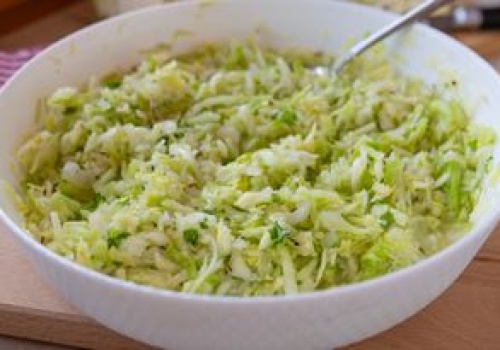 Nie zalewaj kapusty majonezem ani śmietaną. Zrób ją jak Niemcy i podaj do świątecznego obiadu