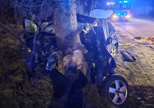 Wypadek pod Kościerzyną. 17-letni kierowca nie żyje. Nie posiadał prawa jazdy