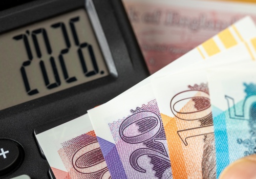 Porady spadkowe, podatki, kwota wolna od podatku. HMRC doradza na Tax Confident