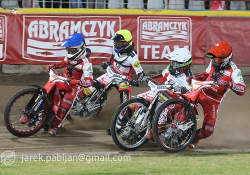 Żużel. Deklasacja w Bydgoszczy! Kosmiczny Woźniak (RELACJA)