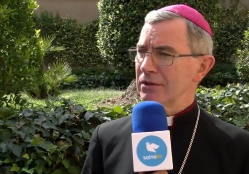 Bp Jan Wątroba: to chrzest włącza w śmierć i zmartwychwstanie Chrystusa