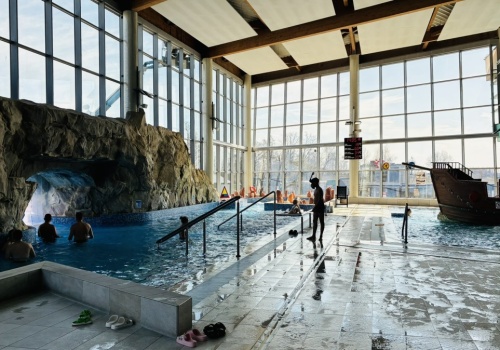 Kąpiel, która odmładza i leczy? Poznaj niezwykłe właściwości wody z Uniejowa-Zdrój