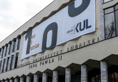 Rektor KUL w liście na Wielkanoc: Bóg jest kwintesencją ojcostwa