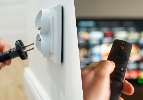 Czy warto wyłączać telewizor z prądu? Fakty i mity