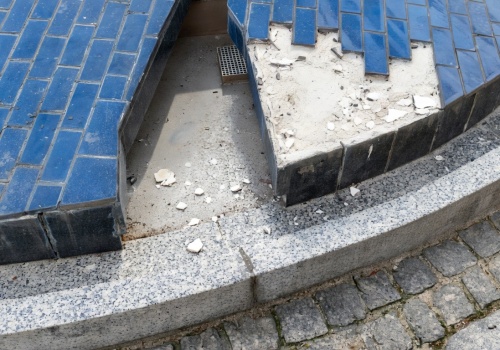 Wiosenne porządki w mieście. Fontanna Reksia czeka na naprawę