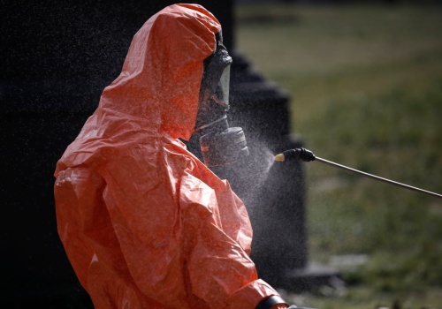 Szukali ukrytych wielkanocnych prezentów. Znaleźli butelkę z etykietą 