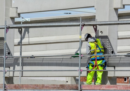 Polska przestaje konkurować tanią siłą roboczą. Polscy pracownicy są drożsi niż Bułgarzy, Rumuni i Węgrzy