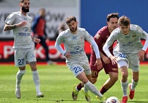 Grad goli w Niecieczy. Termalica lepsza od Piasta Gliwice