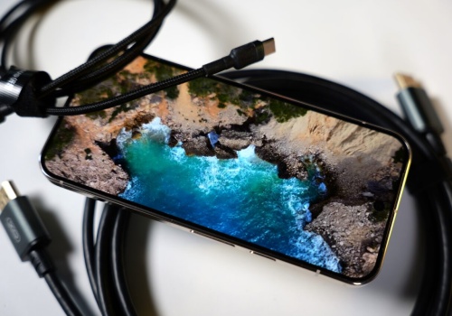 Jak oglądać filmy z telefonu na telewizorze bez kabli?