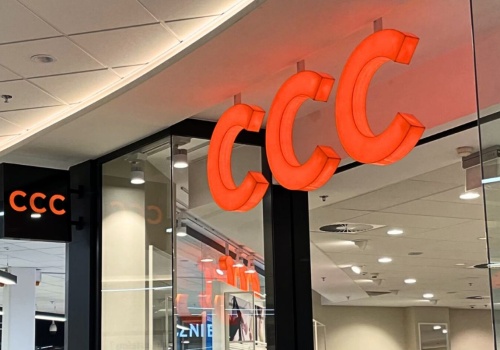 CCC przecenia najmodniejsze adidasy na wiosnę - Polki uwielbiają też te od Rieker