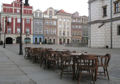 Agresywna kobieta w centrum Poznania. Biła i znieważała Ukrainkę