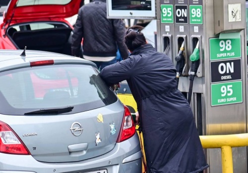 Maksymalna cena paliwa. Polacy zabrali głos, nowy sondaż