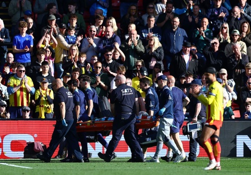 Groźne sceny. Piłkarz stracił przytomność, w karetce opuścił stadion
