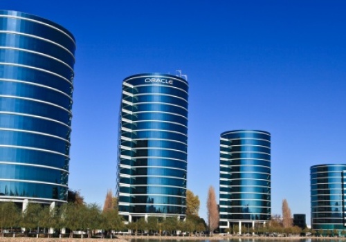 Ze Schneider Electric do Oracle