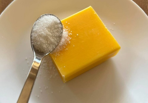 Ten domowy trik bije sodę i ocet na głowę. Sprawdza się przy najgorszym brudzie