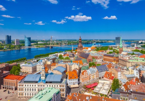 Przez wieki pod butem imperiów. Żywa lekcja historii. Burzliwa przeszłość widoczna wszędzie