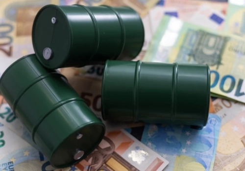 Cena ropy wystrzeliła. Świat na krawędzi recesji