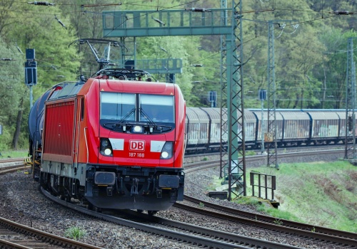 Sprzedaż DB Schenker kroplówką dla Deutsche Bahn 