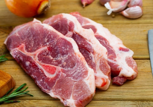 Polacy jedzą coraz więcej mięsa. Branża ma jednak problem