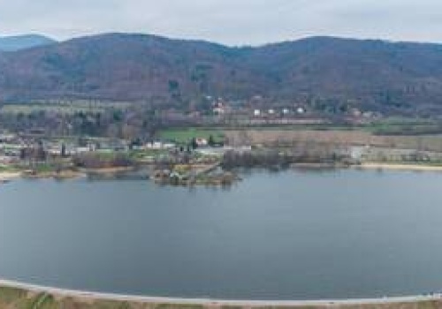 Pociągiem w Góry Sowie i nad „Polskie Como”. Sprawdzamy postępy rewitalizacji linii kolejowej nr 318