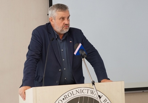 Bez ideologii, z planem dla wsi. Ardanowski uruchamia „Polski Chleb”